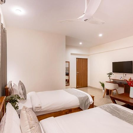 The Silver Chimes Suites Bangalore Buitenkant foto