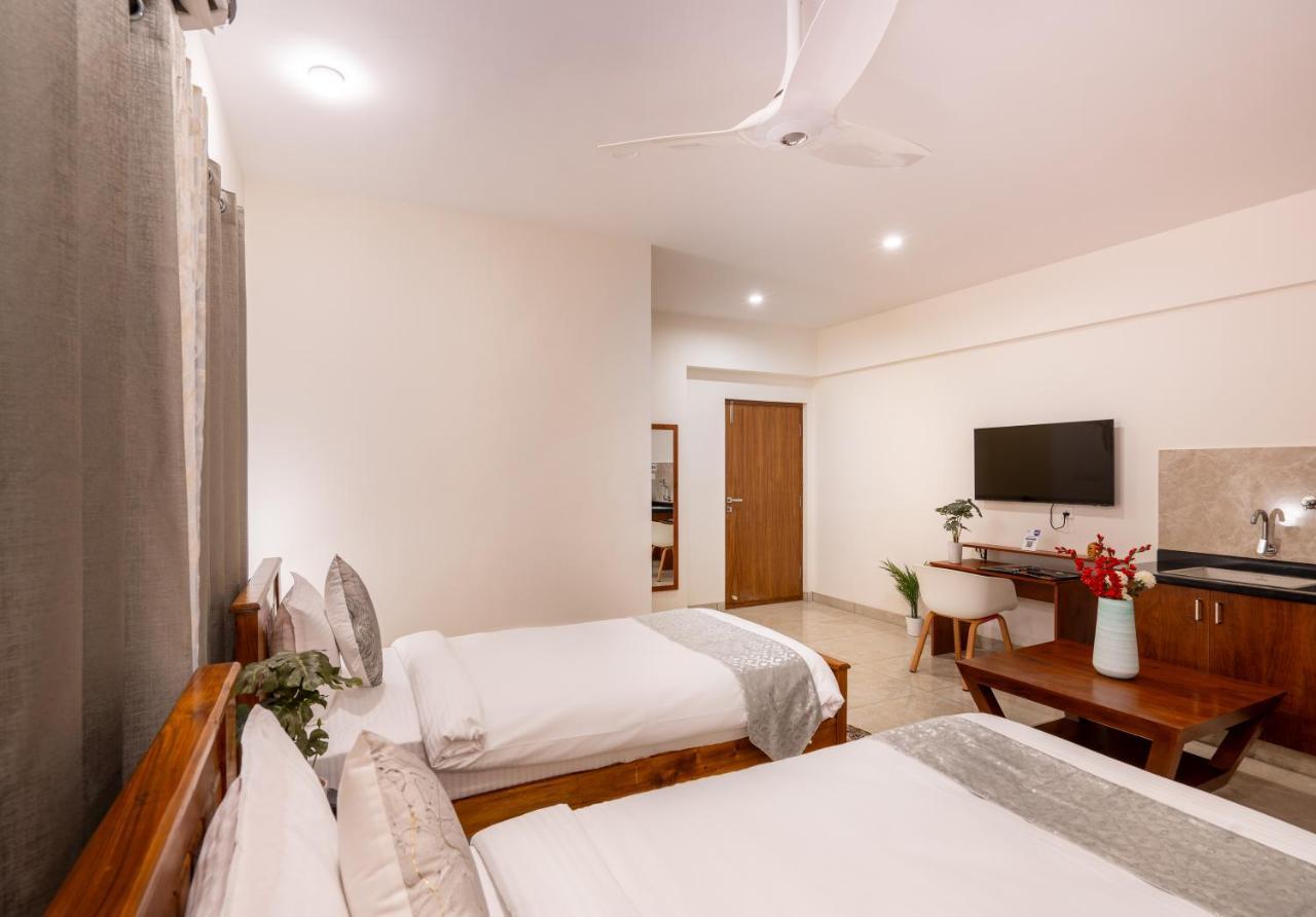 The Silver Chimes Suites Bangalore Buitenkant foto