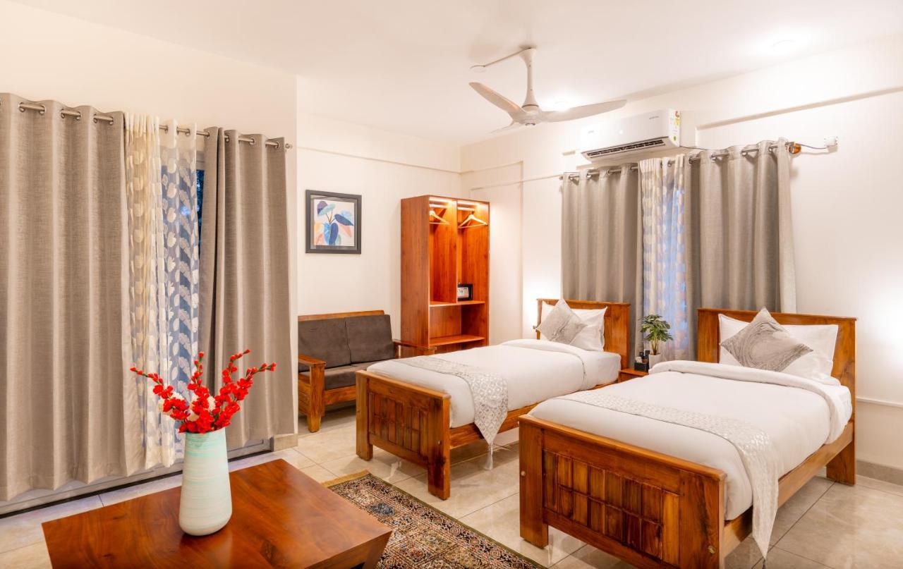 The Silver Chimes Suites Bangalore Buitenkant foto