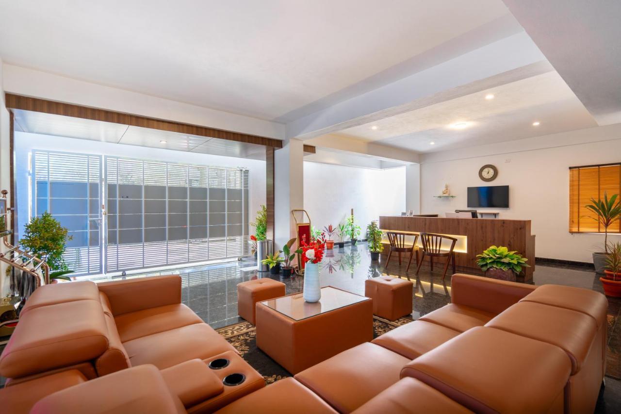 The Silver Chimes Suites Bangalore Buitenkant foto