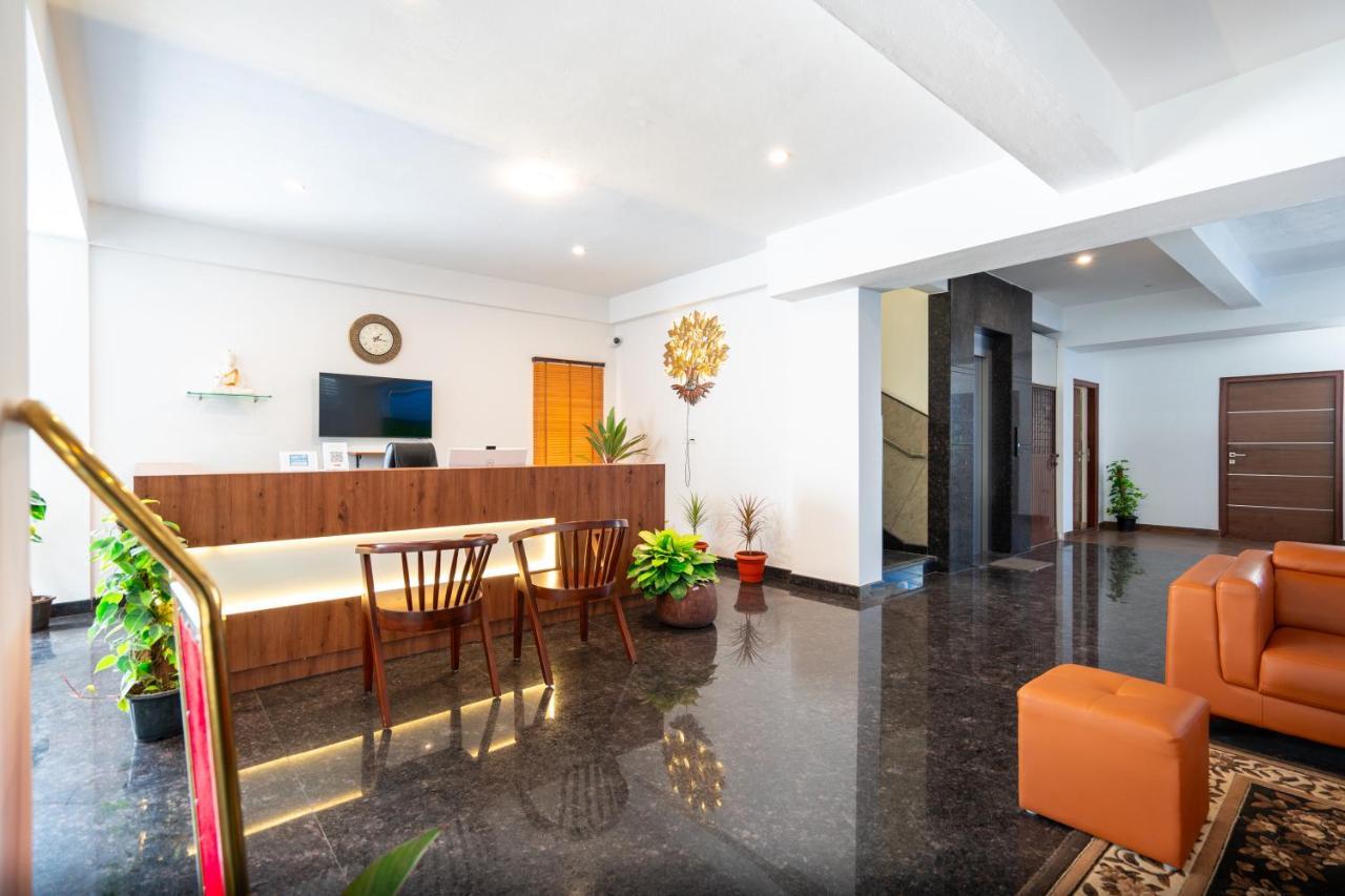 The Silver Chimes Suites Bangalore Buitenkant foto