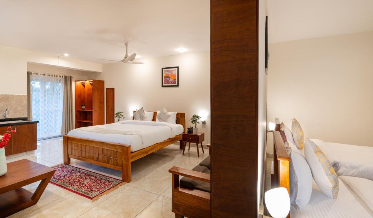 The Silver Chimes Suites Bangalore Buitenkant foto