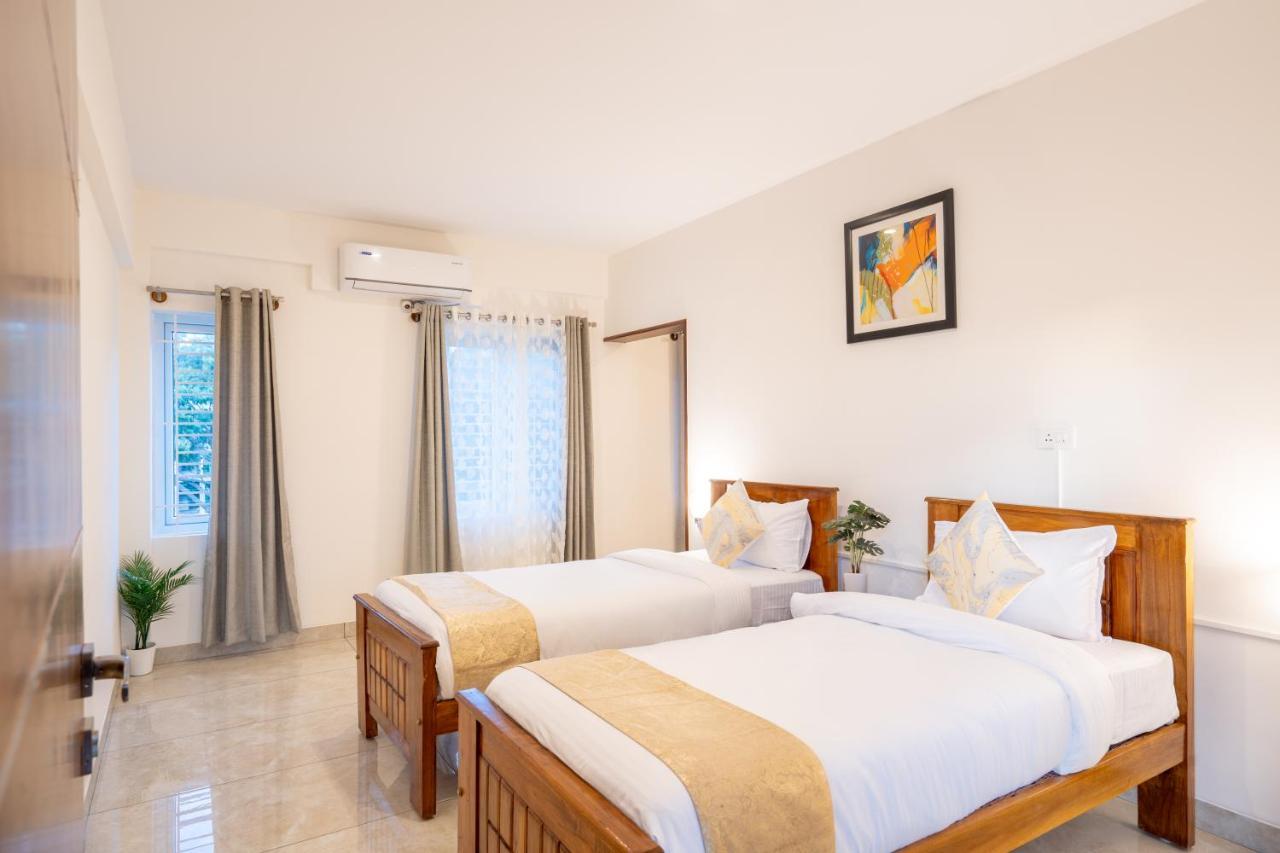 The Silver Chimes Suites Bangalore Buitenkant foto
