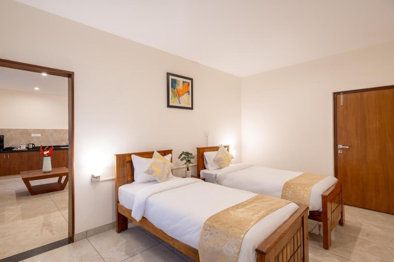 The Silver Chimes Suites Bangalore Buitenkant foto